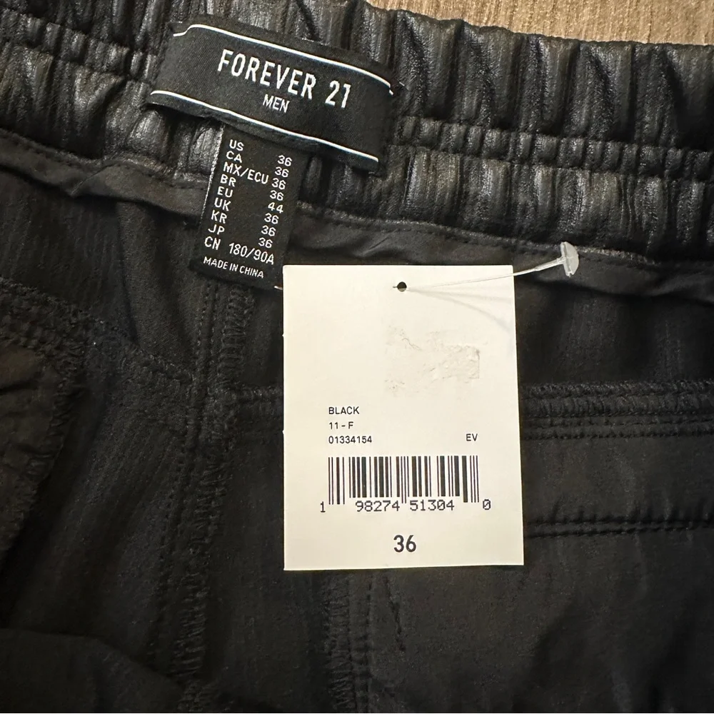Forever 21 Faux Leather Pants Men’s Size 36 Black